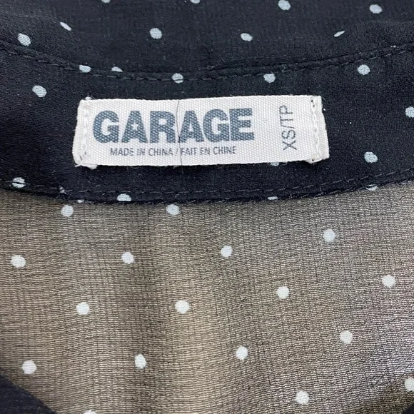 Mesh buttoned top - Picture 3 of 3